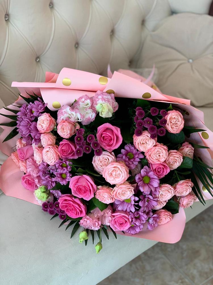 Букет цветов из: Хризантемы, Розы и Лизиантусы в Ашукино