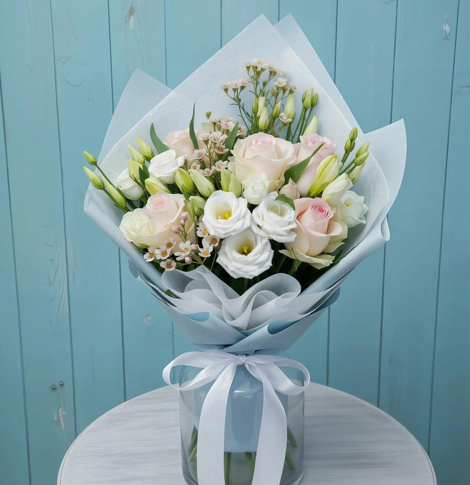 Букет цветов из: Розы и Лизиантусы в Ашукино