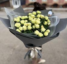 Букет Белые кустовые розы Солинеро в Ашукино