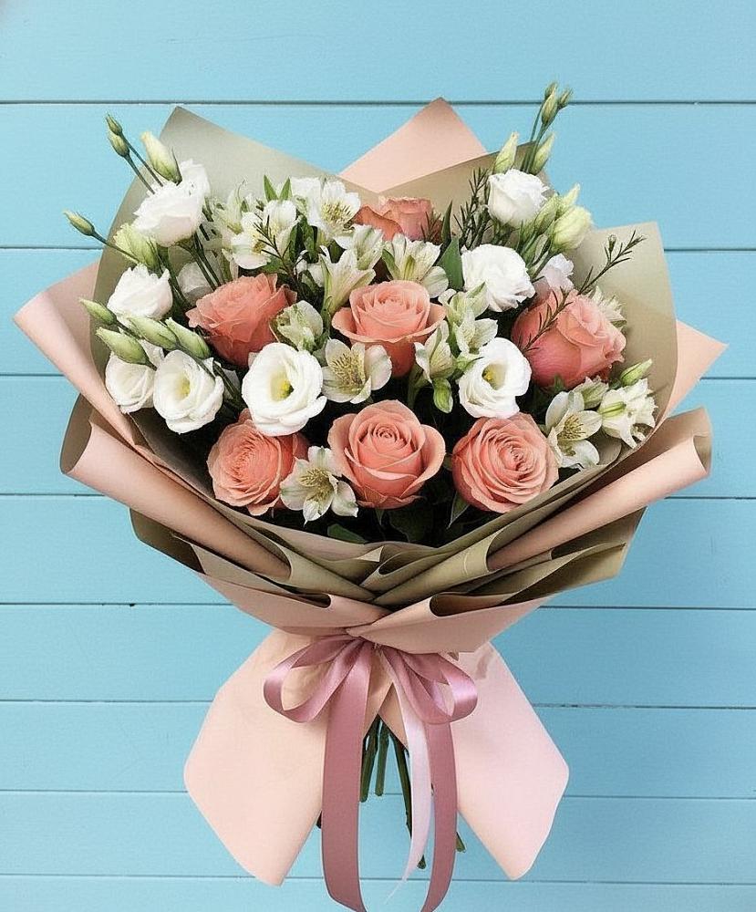 Букет цветов из: Розы, Альстромерии и Лизиантусы в Ашукино