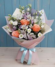 Букет цветов из:  Лизиантусы, Розы, Альстромерии и Гипсофила в Ашукино