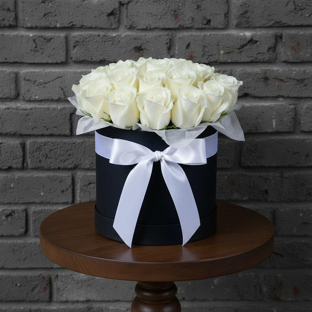 Цветочная композиция из Розы в шляпной коробке в Ашукино