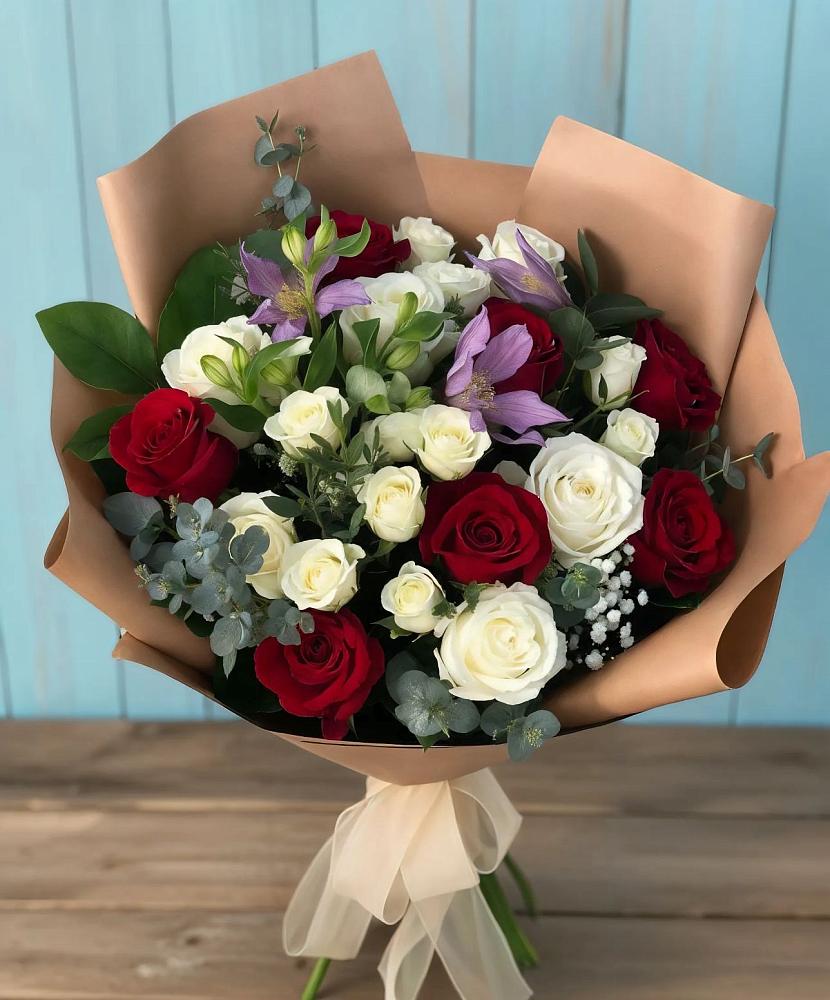 Букет цветов из: Розы и Альстромерии в Ашукино