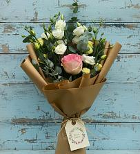 Букет цветов из:  Розы и Лизиантусы в Ашукино