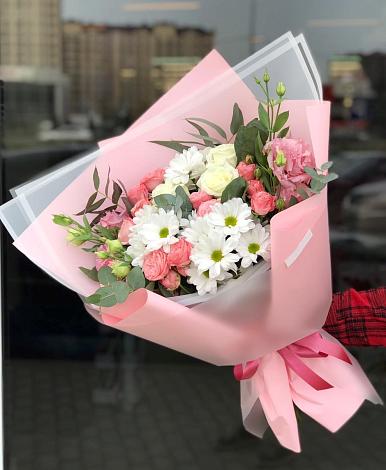 Букет цветов из: Розы, Лизиантусы и Хризантемы в Ашукино