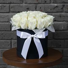 Цветочная композиция из Розы в шляпной коробке в Ашукино